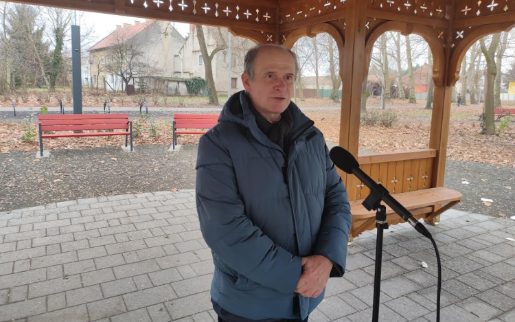 Idősek számára gyűjtenek tartós élelmiszer adományokat Erzsébetvárosban