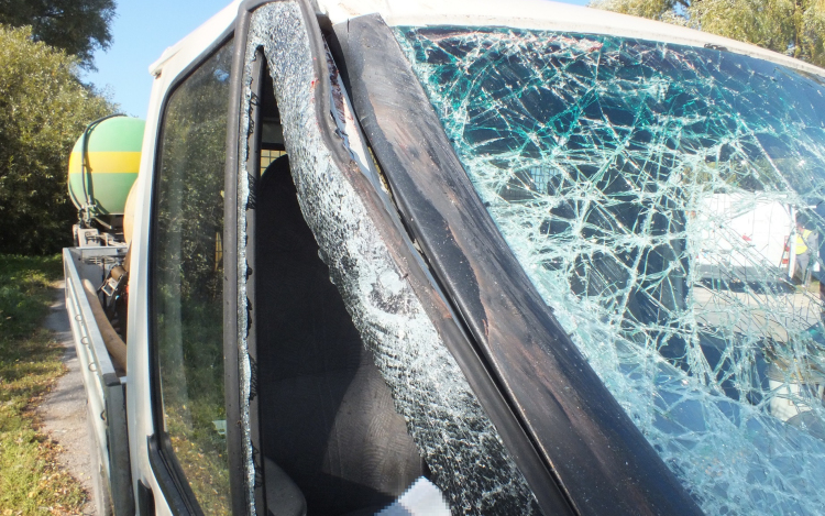 Sorompónak ütközött