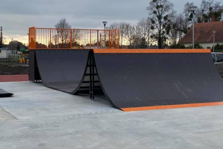 Épül a gördeszkások birodalma is a Téglagyári úton