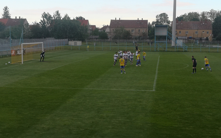 Fontos győzelmet aratott a Perutz, egy lépéssel közelebb a bennmaradás!