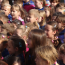 Zene Világnapja - Az Erkel iskolások éneklése a városban