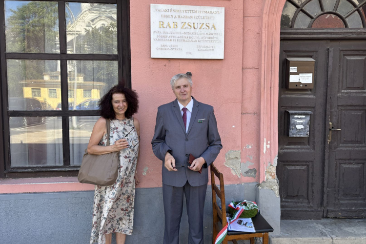 Rab Zsuzsa születésének centenáriumára emlékeztek Pápán