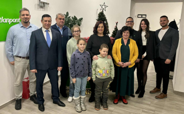 Rászoruló családokat támogatott az OTP Ingatlanpont pápai irodája