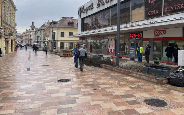 Kamu adománygyűjtők a belvárosban, ne dőljön be nekik!